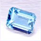 美しい透き通ったブルーのアクアマリンの宝石